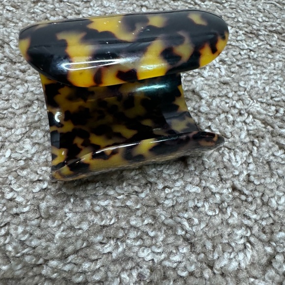 Tortoise Shell Patterned Ring - Picture 2 of 4